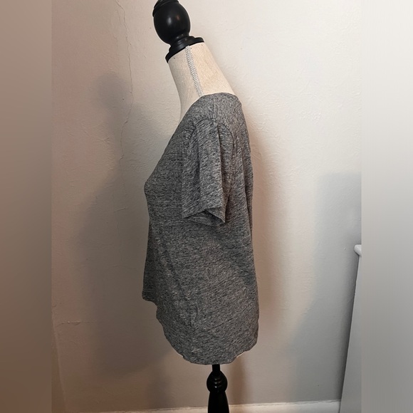 Madewell Slub V-Neck Tee Size Medium - Picture 5 of 10